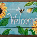 E25  Bee Welcome Sign on Pallet Board